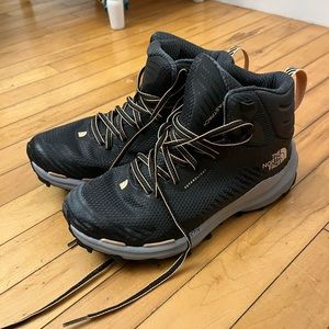 Hiking Boots Northface Worn once (indoors)